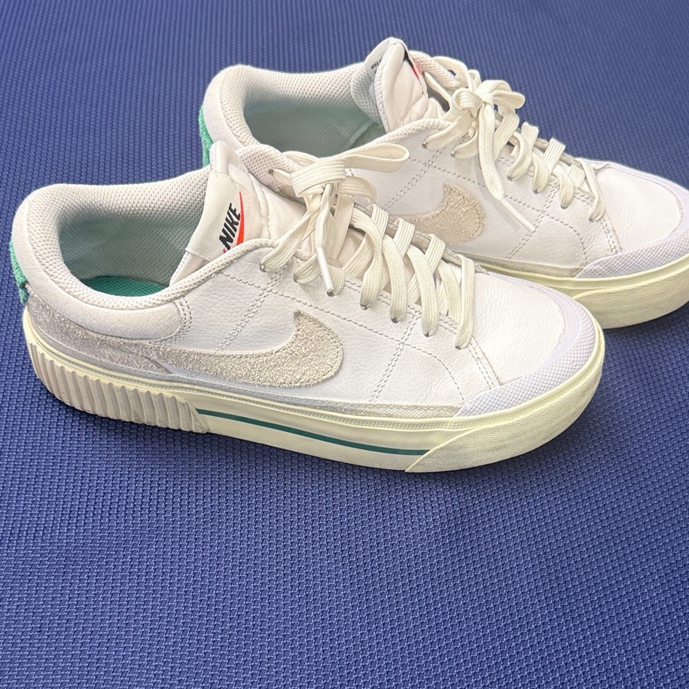 Nike White and Green Casual Sneakers